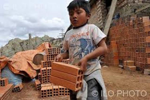 Primera ley restringiendo el trabajo infantil