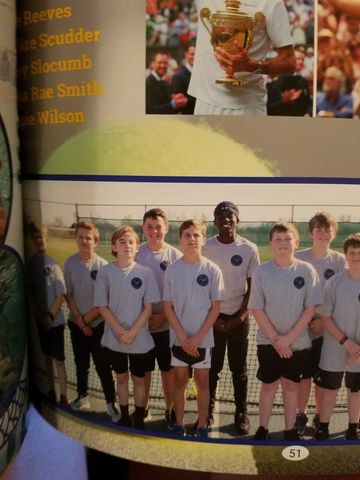 Yo participé en la equipo de tenis.