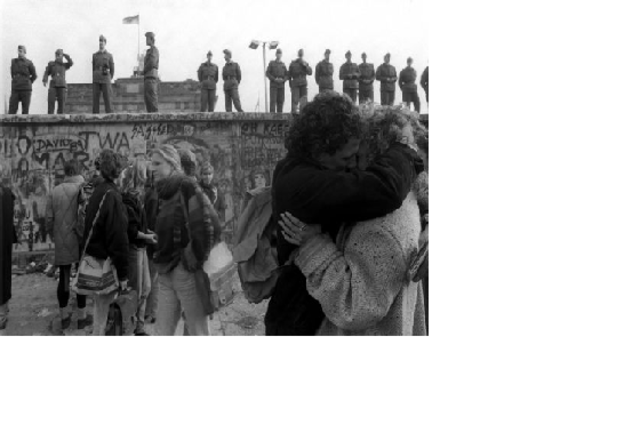 Construcción del muro de Berlín por parte de la unión soviética