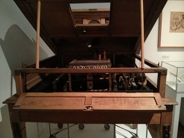 PRIMER JUEGO POR COMPUTADORA DE LA HISTORIA.