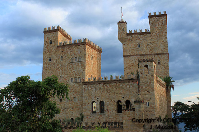 The construction of the castle of Lamas