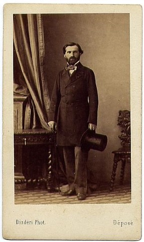 André Adolphe Eugène Disdéri:  fotógrafo francés, dedicado al paisaje, retrato, desnudo y reportaje.