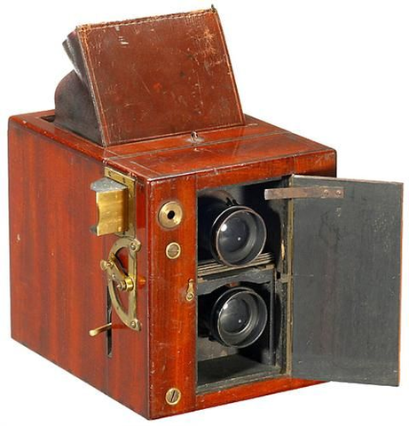 Cosmopolite creada en 1889 por una compañía Francesa