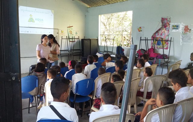 Charla educativa a institución educativa. Los sombrerillos Uso eficiente y ahorro del agua