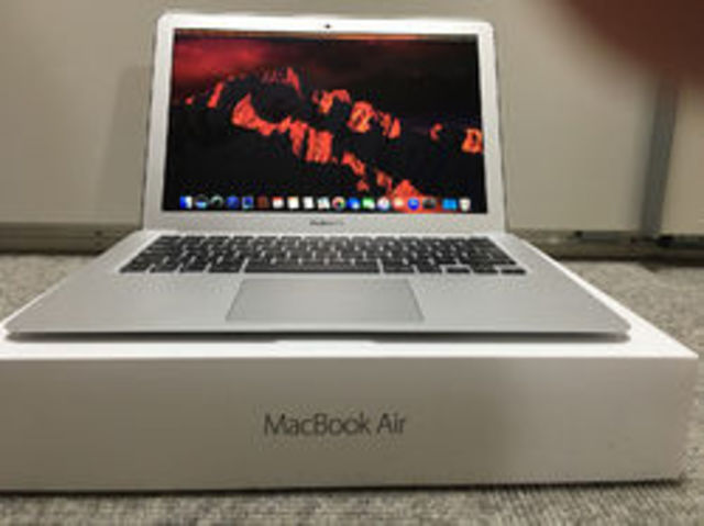 APPLE LANZA AL MERCADO LA COMPUTADORA MACBOOCK AIR