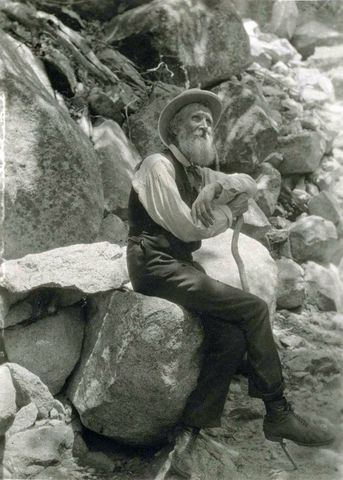 John Muir: Logra protección del valle Hetch Hetchy en Yosemite.