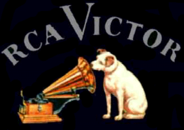 Primer logotipo-símbolo