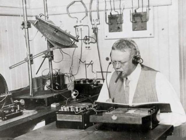 Primer emisión de radio de la Historia