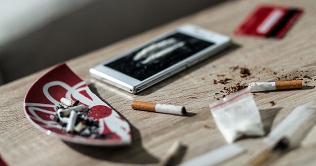 Freud experimenta con cocaína