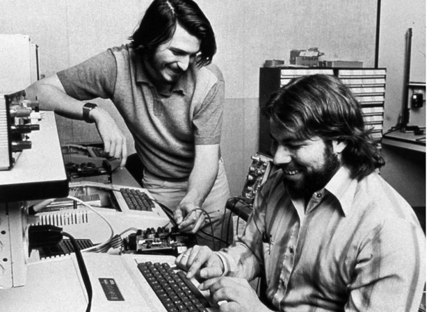 Apple Sub  Ordenador independiente, teclado adicional un monitor y un drive