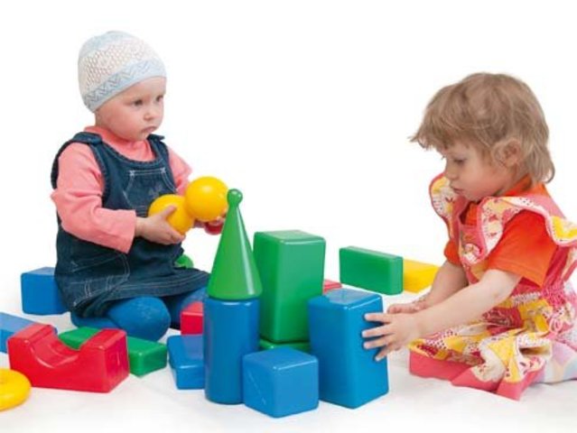 JOHANN HEINRICH PESTALOZZI: Reforma la pedagogía tradicional e incluye la didáctica.