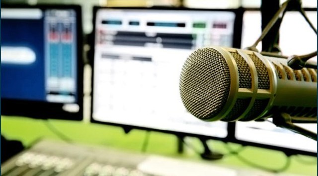 American Population Listens To Online Radio More