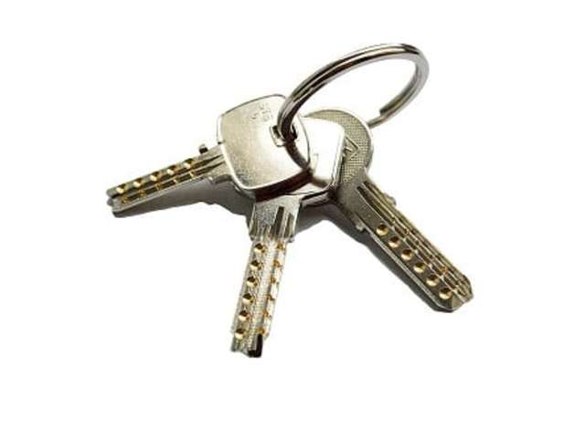 Matias entra en la casa de Paula