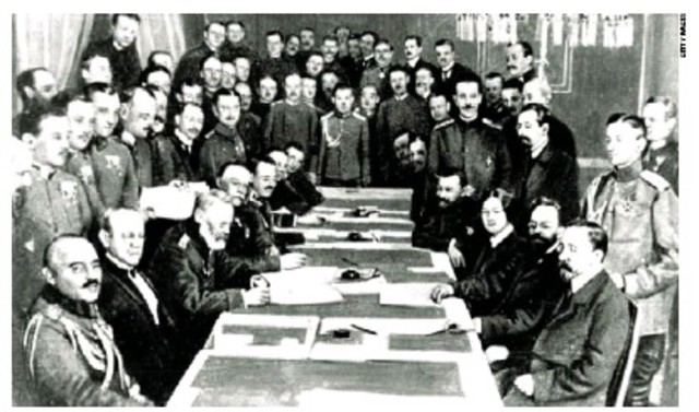 Armisticio de Brest-Litovsk entre Rusia y los imperios centrales.