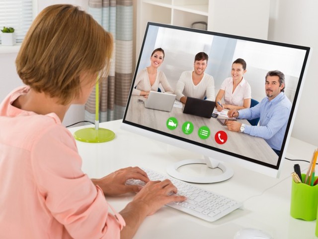 Videoconferencia de sala (grupo).