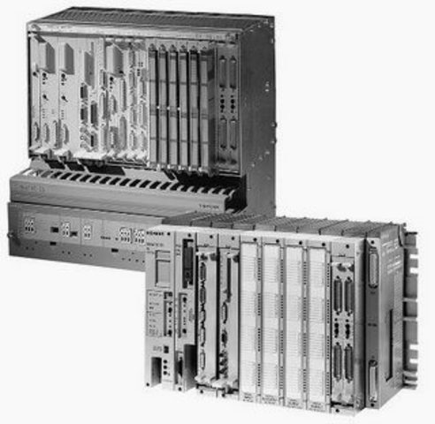 Primer controlador programable PLC