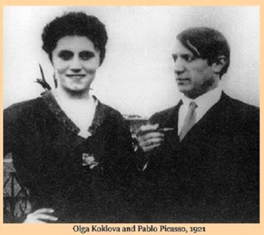 Picasso contrae matrimonio con Olga Khokhlova.