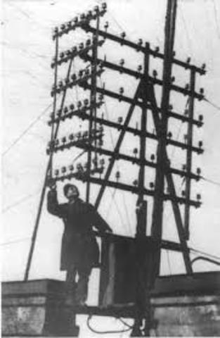 se pone la primer linea telefonica