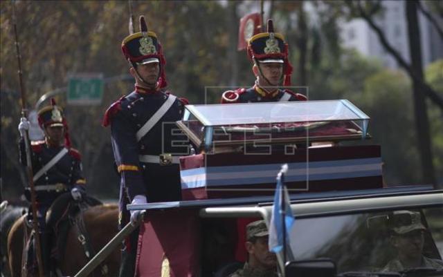 1.San Martin vuelve a Argentina