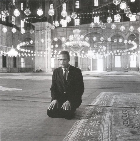 Malcolm X leaves the Nation of Islam and takes the Hajj.