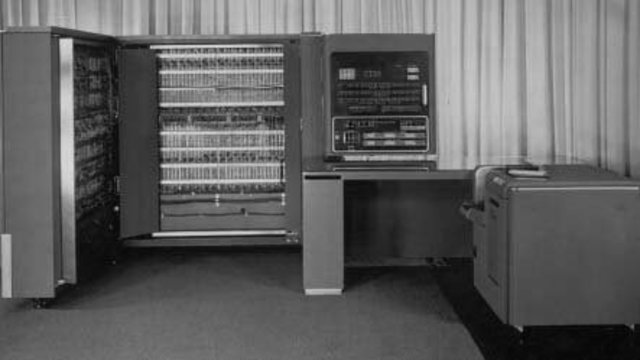 Computadora IBM 701 de 1957