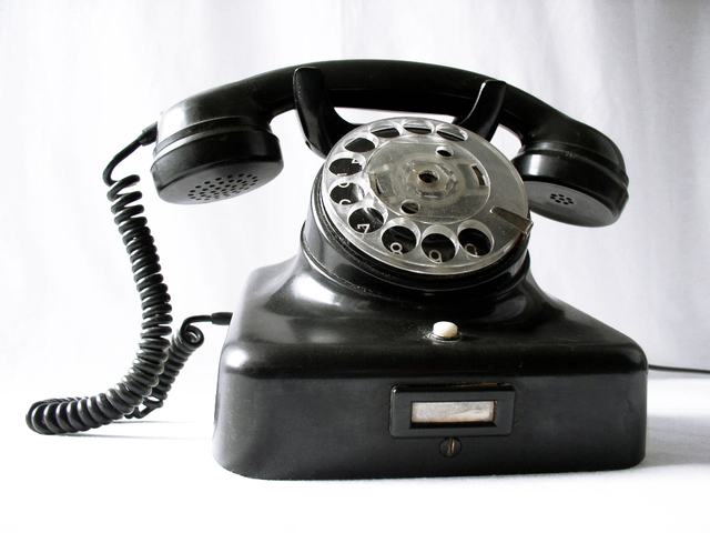 EL TELEFONO BAQUELITA