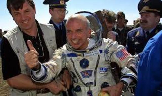 PRIMER TURISTA ESPACIAL