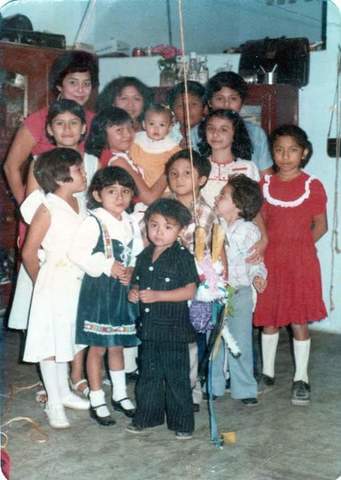 ETAPA DE MI NIÑEZ  (EDAD 6 AÑOS)