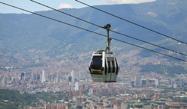 DÍA 2, METRO, METROCABLE, Y DEMÁS...