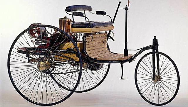 Carl Benz construye el primer automóvil a gasolina