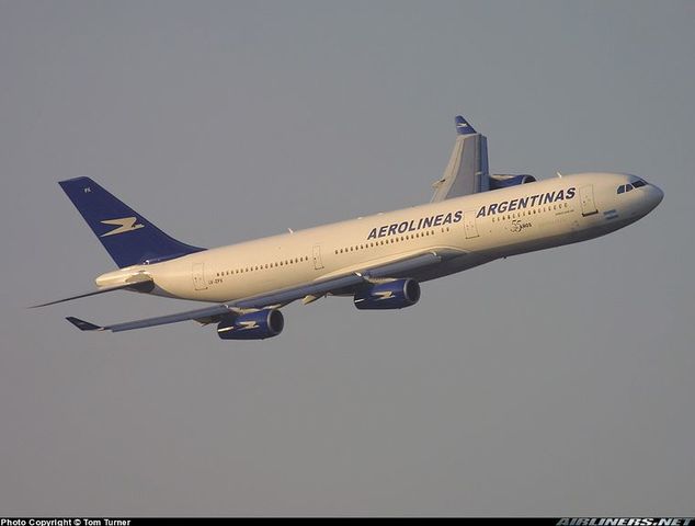 Nacen Aerolíneas Argentinas