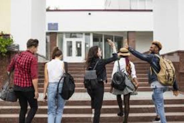 Como me veo dentro de 5 años (mis estudios)