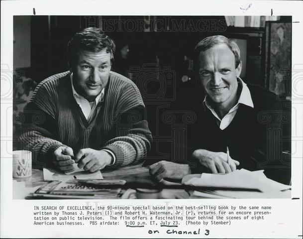 Thomas Peters y Robert Waterman Jr. (Pensamiento Administrativo Moderno)