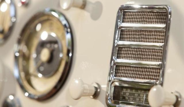 Radio en el primer coche