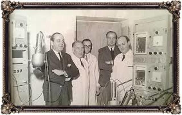 Primer reactor productor de radionúclidos.