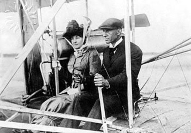 Hart O. Berg, primera mujer en volar.