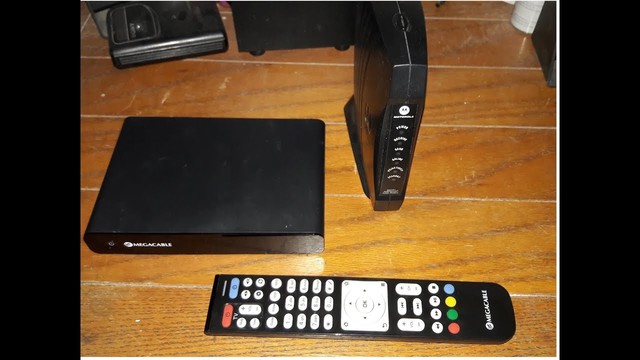 Se digitalizo la televisión en mi comunidad y ahora la mayoría de los que tenemos televisión de paga en casa contamos con un decodificador.