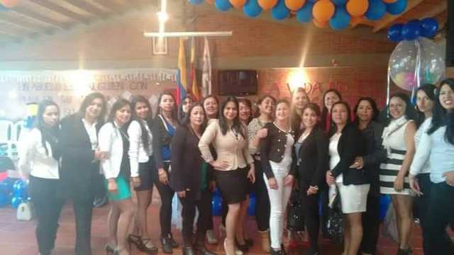 Empezó a trabajar en la alcaldía de cota cundinamarca como auxiliar