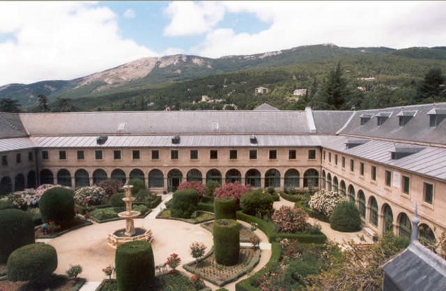 UNIVERSIDAD DEL ESCORIAL 1892