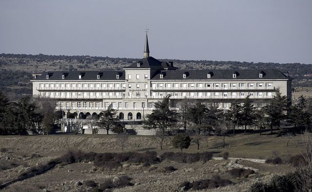 UNIVERSIDAD CATOLICA DE AVILA 1996