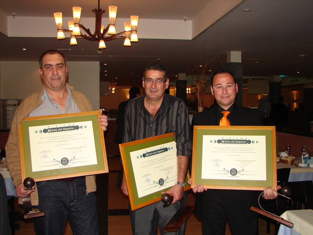 La E.A,M,J, es elegido mejor clun masculino y femenino de la Isla en la II Gala del Deporte