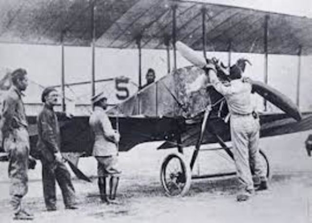 "Latinoamérica" Primer avión construido en México