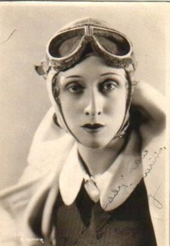 Primer mujer piloto aviador mexicana