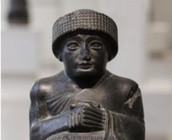 ESCULTURA DEL SUMERIO REY GUDEA.