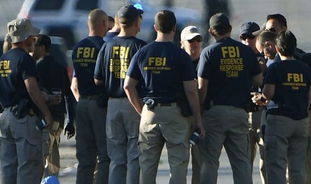 PATRICK MULLANY Y HOWARD TAETEN