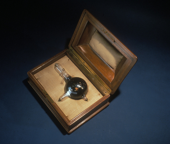 Expermiento de Rayo-X y la invención