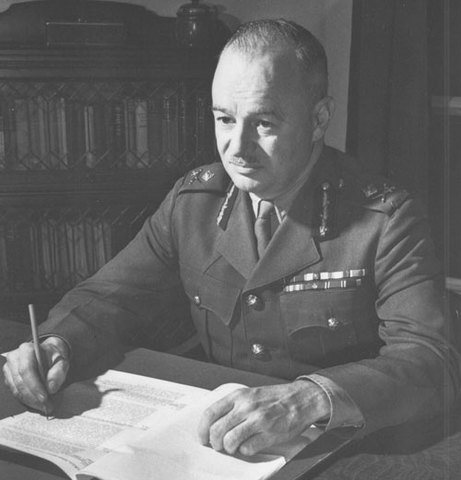 Dr. Brock Chisholm elegido primer Director General de la OMS