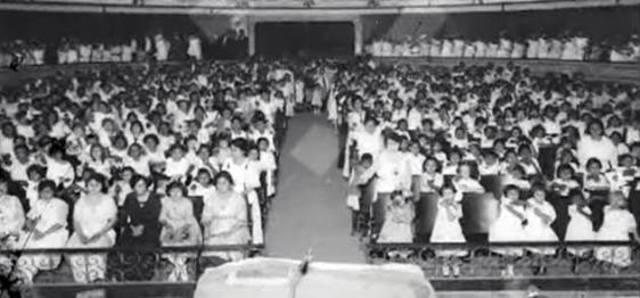 En enero se realiza el Primer Congreso Feminista de Yucatán en Mérida, convocado por las feministas de la localidad y el Gobierno del estado, entonces presidido por el socialista Salvador Alvarado