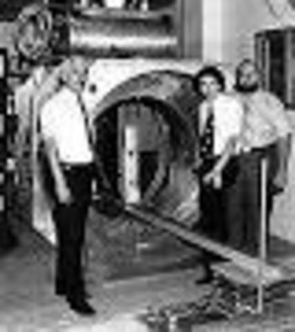 13.Primera Imagen por resonancia magnética