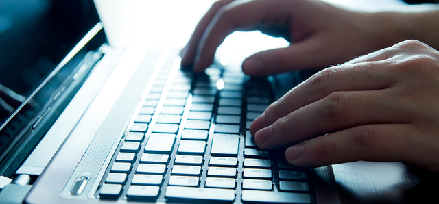 Creación de los primeros sistemas en línea